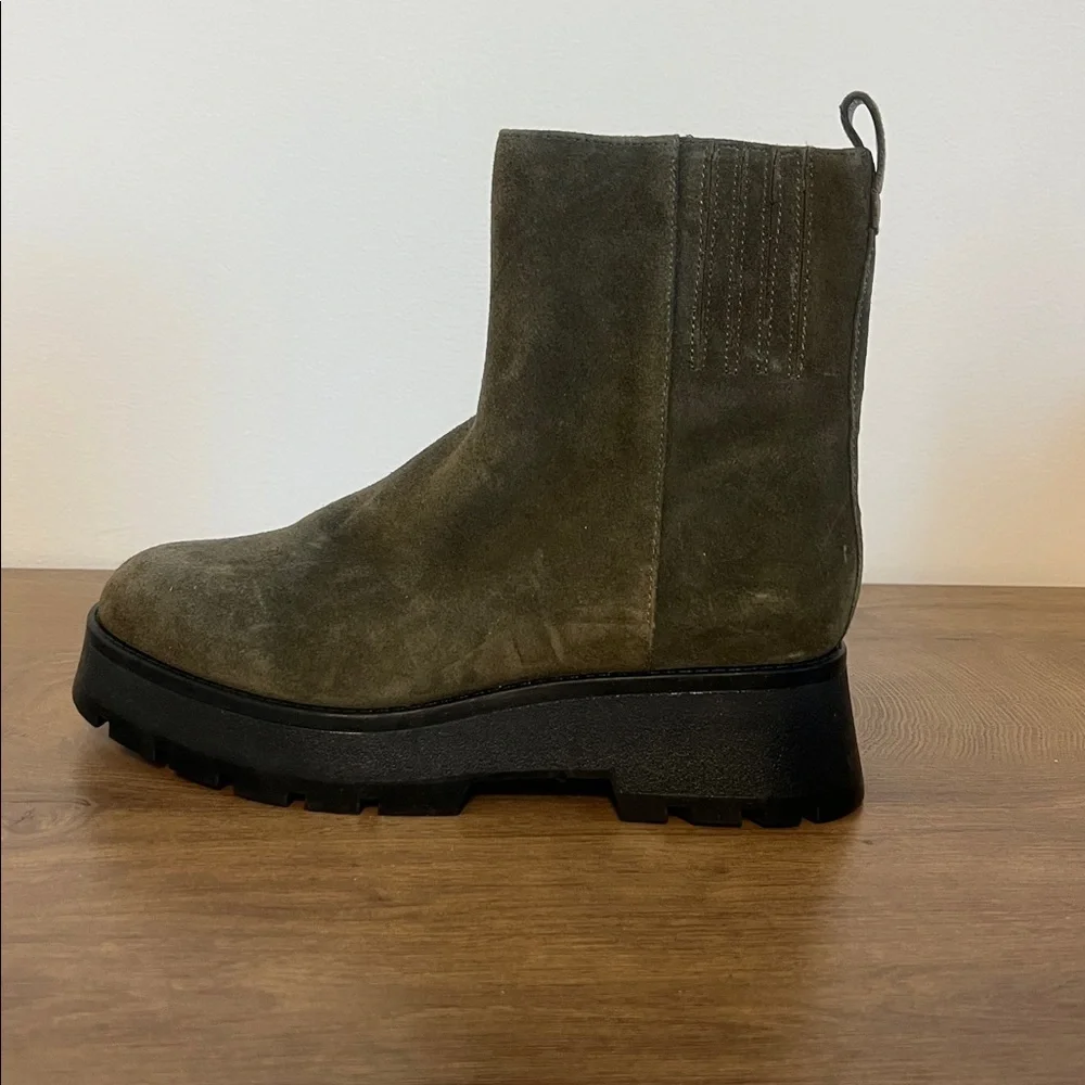 Vince Camuto Neframes Bootie Green 6 1/2